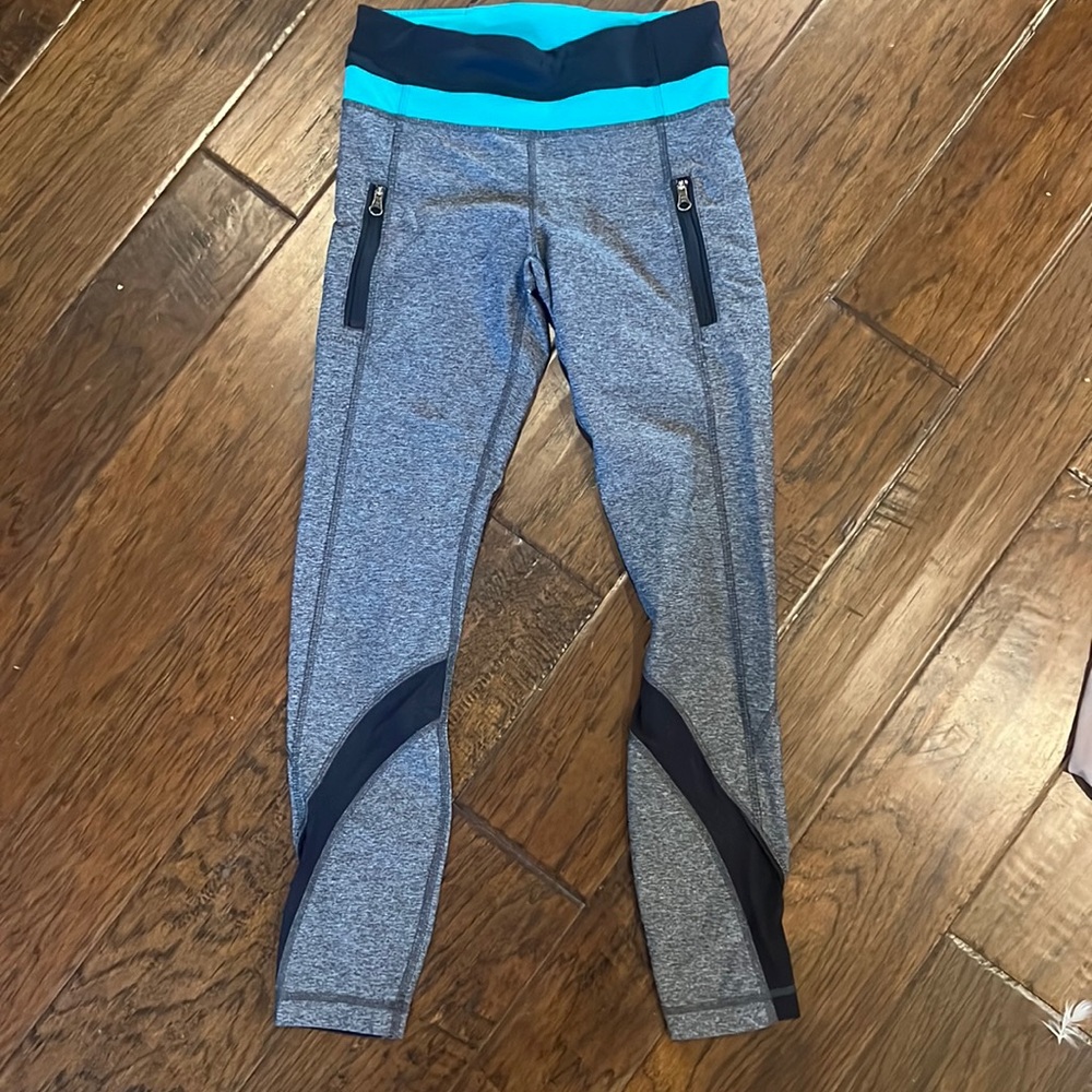 Lululemon Legging -Gray with Black Mesh Detail size 4